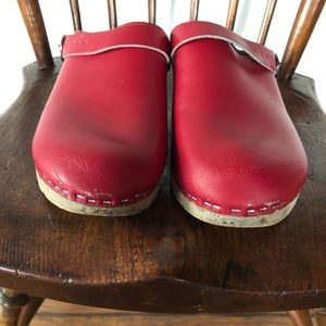 Hanna Anderson Red Clogs Sz 41
